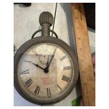Large quartz wallmont clocks