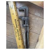 Fairmount Cleve  Pipe wrench-works