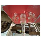Liquor decantor w/glasses