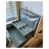 Jewelry box