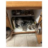 MIsc contents of kitchen