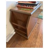 Oak end table