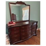 Wooden dresser w/mirror