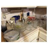 Misc contents of kitchen