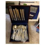 Flatware set w/case