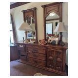 Wooden dresser w/mirror