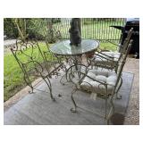 Glass top outdoor table w/chairs