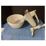 Sunbeam mixer with bowl