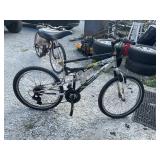 Mongoose 21 speed XR-75 bike