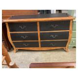 Dresser w 6 drawers
