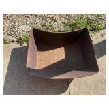 Cast iron pot