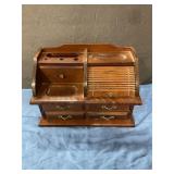 Gentlemanï¿½s dresser, jewelry box