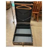 Vintage steamer trunk travelaire luggage