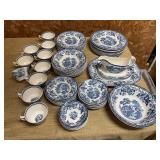 Tonquin Royal Stafford dinnerware set