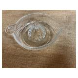 Glass hand juicer