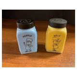 Tappan Salt n Pepper shakers