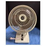 KMC Small table fan 11" Tall