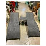 Collapsible Wicker lounge chairs with table