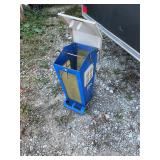 Bird feeder