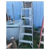 6ï¿½ Aluminum step ladder