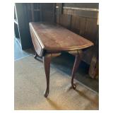 Drop leaf table