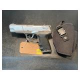 Ruger P91DC .40 auto w holster No Magazine