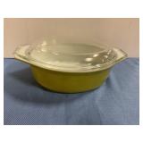 Pyrex 1.5 quart covered dish