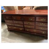 Dresser w7drawers