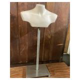 Adjustable torso mannequin