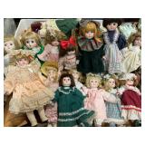 Lot of porcelain dolls