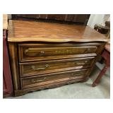 Chest with 3 drawrrs