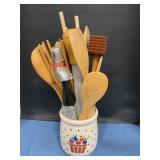Ceramic utensil holder w/ wooden utensils