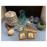 Mini  pictures/vases with extras