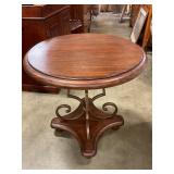 Side table 26" Round