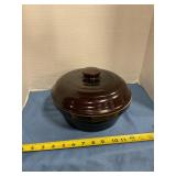 Pottery brown Dutch oven