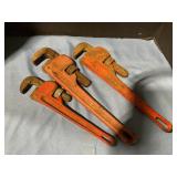 Pipe wrenches