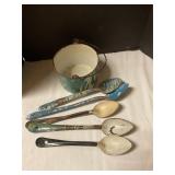 Vintage Graniteware blue/white swirl Pot w/ spoons