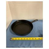 Oneta 8. Cast-iron skillet.
