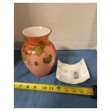 Fenton, Shelly Fenton ash signature vase