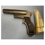 Flare gun with flares