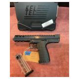 KelTec CP33 Pistol 22LR 2mags &Case