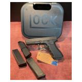 Glock 31 Pistol 357 4 magazines w/ case