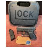 Glock 27 Pistol 40cal 2magazines w/case
