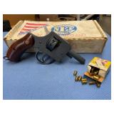 New England Frearms starter pistol W/blanks
