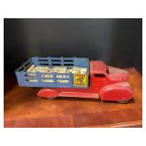 Vintage truck with dominoï¿½s