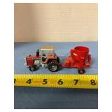 MF 2775 with mixer mill