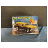Chevrolet station wagon 1966 model kit  NEW