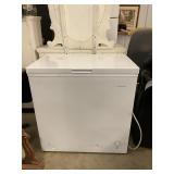 Chest freezer Frigidaire with baskets