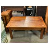 Wood table 48ï¿½ L x 31ï¿½ W x 21ï¿½ T
