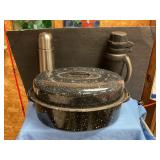 Roaster w/ lid & thermos